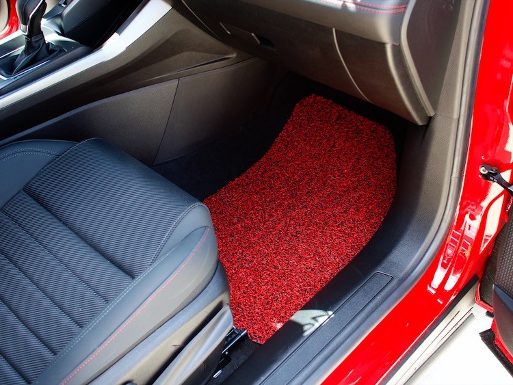 Dodge Hornet All Weather Floor Mats - Rubber Woven Carpet - Front Set - Red + Black 